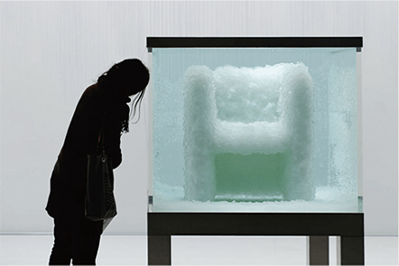 「VENUS － 結晶の椅子 （2008）」の写真
